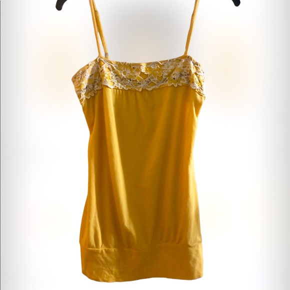 Maurices Super Cute BOHO Yellow Top w/Adjustable Straps & Floral Crochet Details - Picture 2 of 3